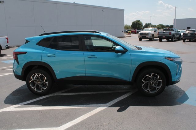 new 2025 Chevrolet Trax car, priced at $25,880