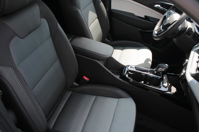 new 2025 Chevrolet Trax car, priced at $25,880