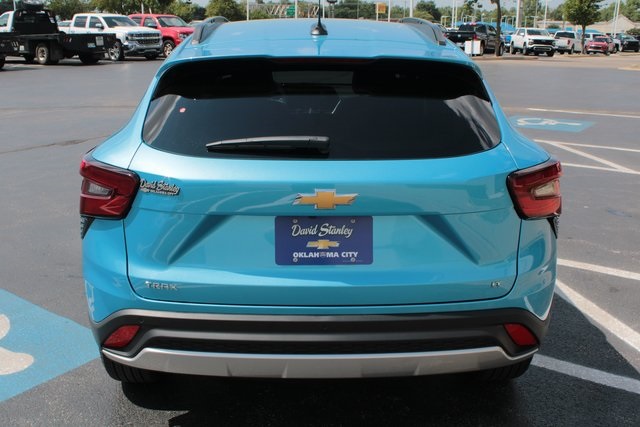 new 2025 Chevrolet Trax car, priced at $25,880