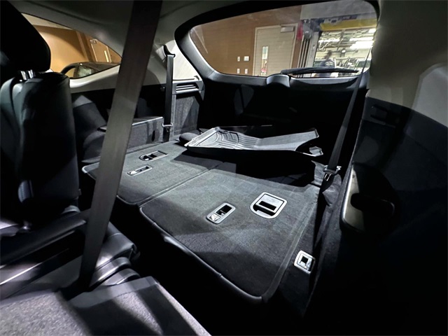 used 2023 Acura MDX car, priced at $44,850