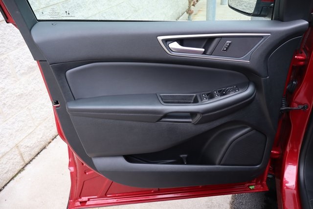 used 2024 Ford Edge car, priced at $30,000