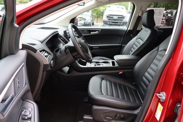 used 2024 Ford Edge car, priced at $30,000