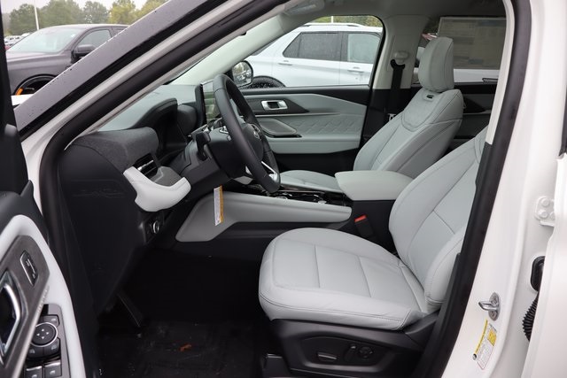 new 2025 Ford Explorer car, priced at $57,216