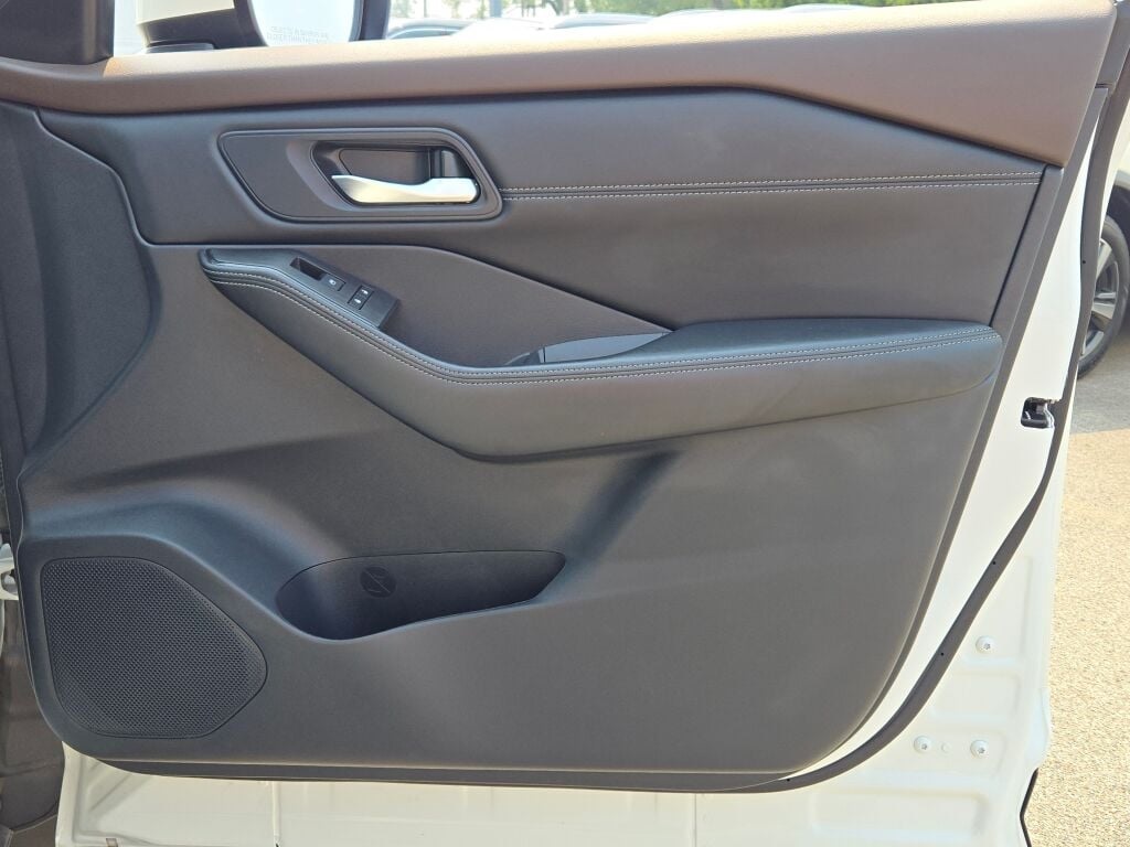 used 2023 Nissan Rogue car, priced at $26,500