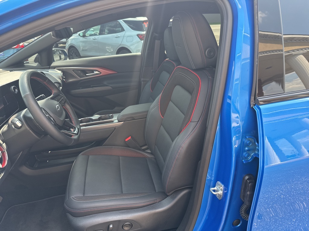 used 2025 Chevrolet Equinox EV car, priced at $32,900