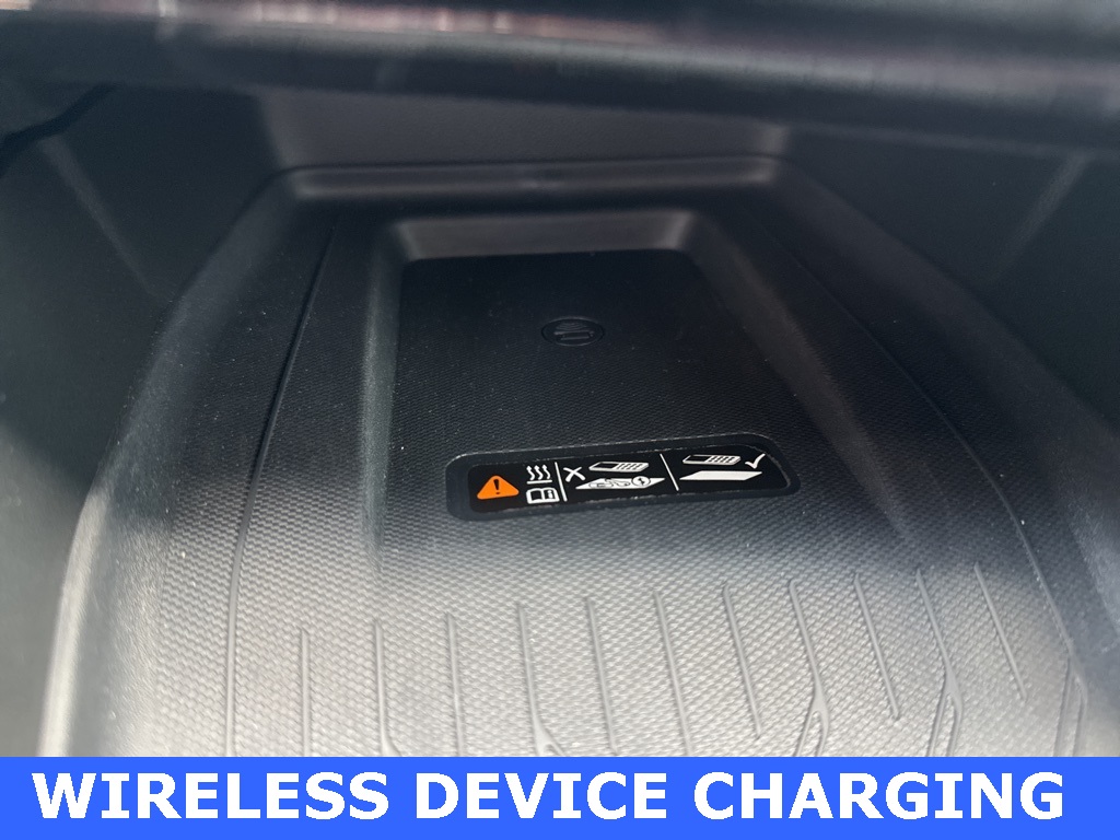 used 2025 Chevrolet Equinox EV car, priced at $32,900