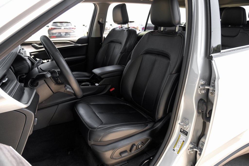 used 2022 Jeep Grand Cherokee L car, priced at $33,240