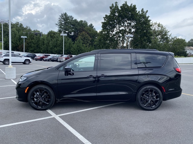 used 2024 Chrysler Pacifica car, priced at $46,864