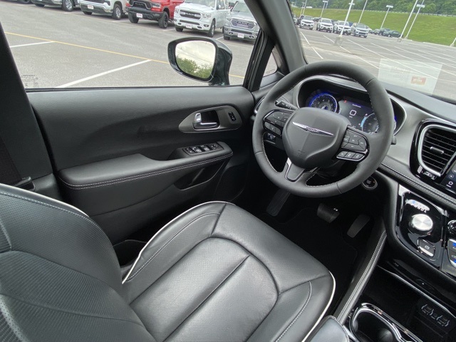 used 2024 Chrysler Pacifica car, priced at $46,864