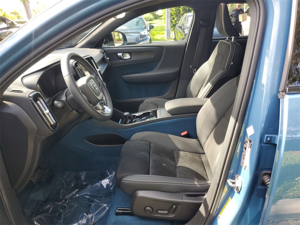 used 2023 Volvo C40 Recharge Pure Electric car, priced at $28,994