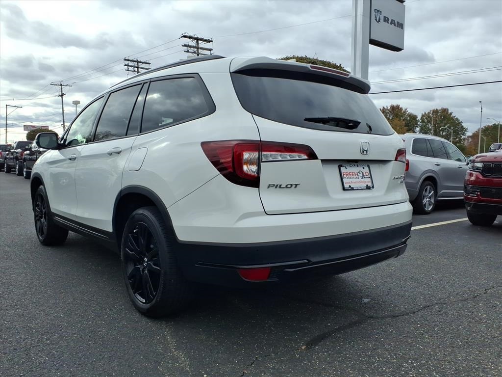 used 2022 Honda Pilot car, priced at $29,900