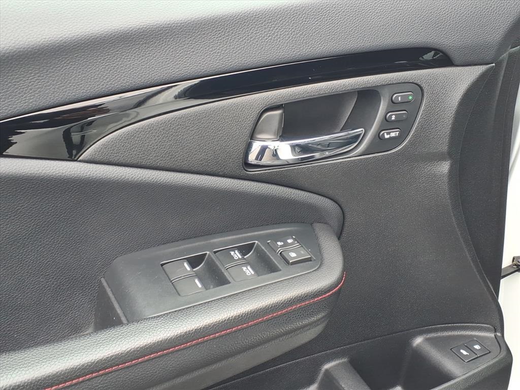 used 2022 Honda Pilot car, priced at $29,900