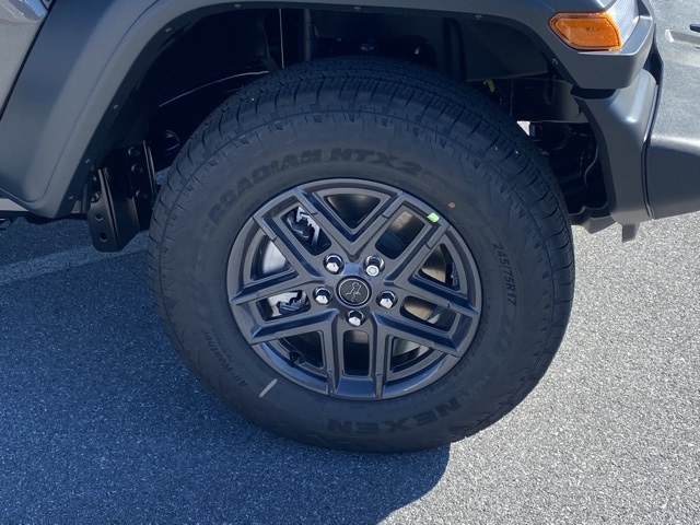 new 2025 Jeep Wrangler car, priced at $37,264