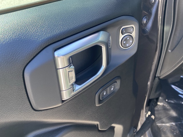 new 2025 Jeep Wrangler car, priced at $37,264