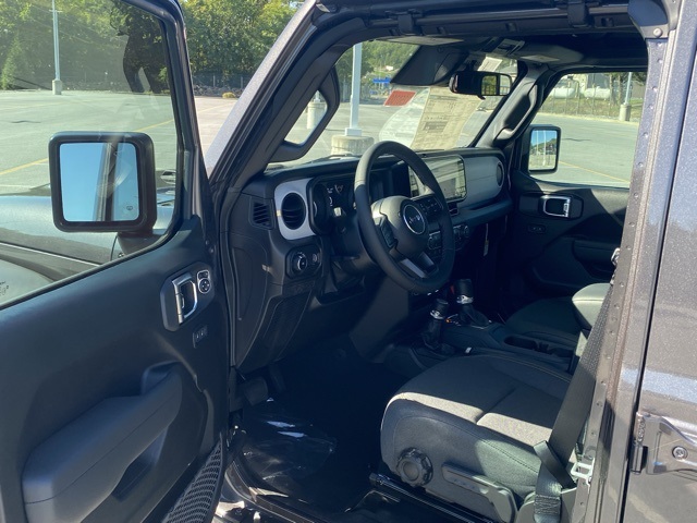new 2025 Jeep Wrangler car, priced at $37,264