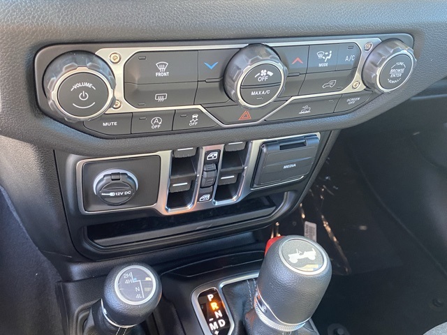 new 2025 Jeep Wrangler car, priced at $37,264