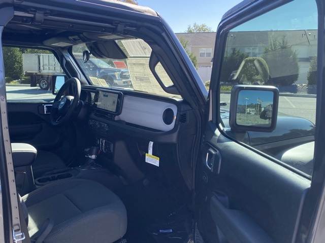 new 2025 Jeep Wrangler car, priced at $37,264
