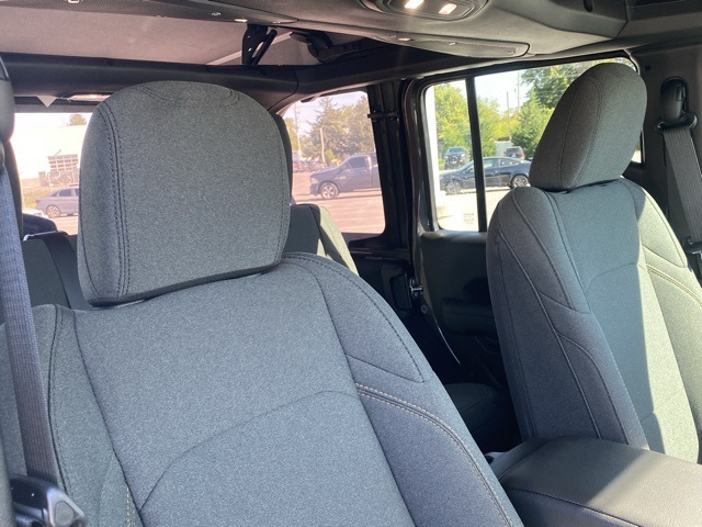 new 2025 Jeep Wrangler car, priced at $37,264
