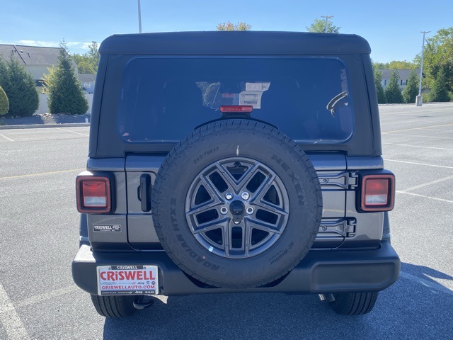 new 2025 Jeep Wrangler car, priced at $37,264
