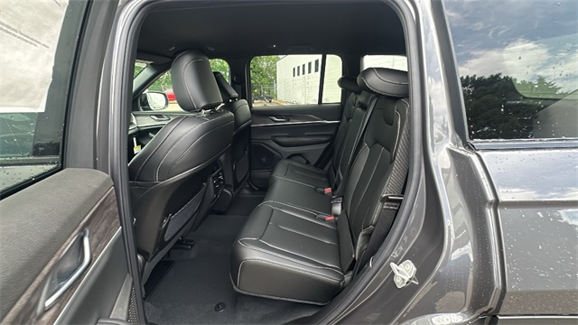 new 2025 Jeep Grand Cherokee car, priced at $47,453
