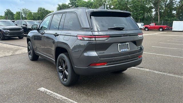 new 2025 Jeep Grand Cherokee car, priced at $47,453