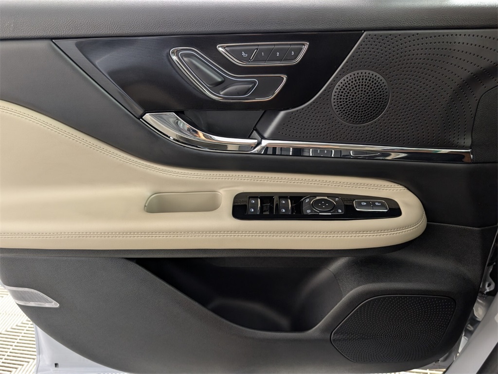 new 2025 Lincoln Corsair car, priced at $58,368