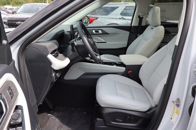new 2025 Ford Explorer car, priced at $56,469
