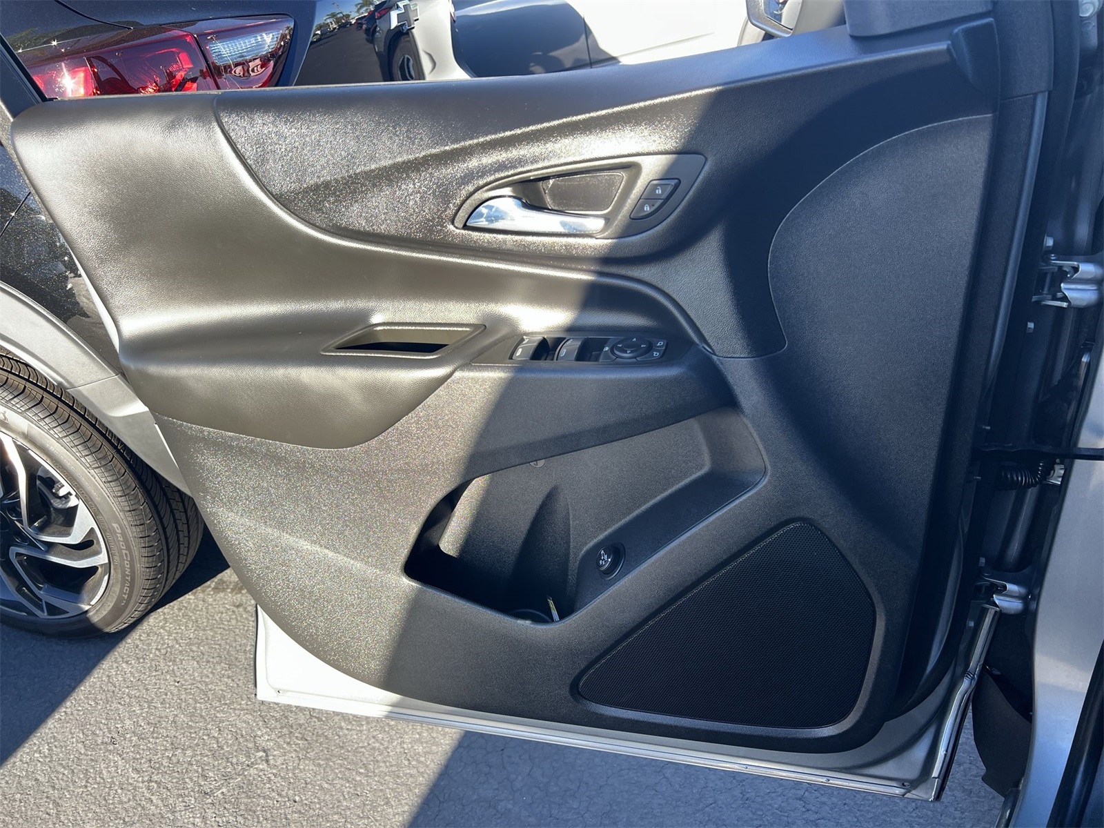 used 2023 Chevrolet Equinox car, priced at $21,991