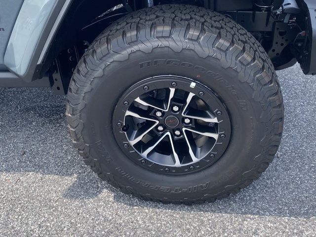 new 2025 Jeep Wrangler car, priced at $60,624