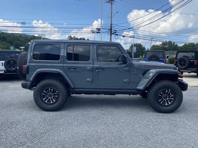 new 2025 Jeep Wrangler car, priced at $60,624