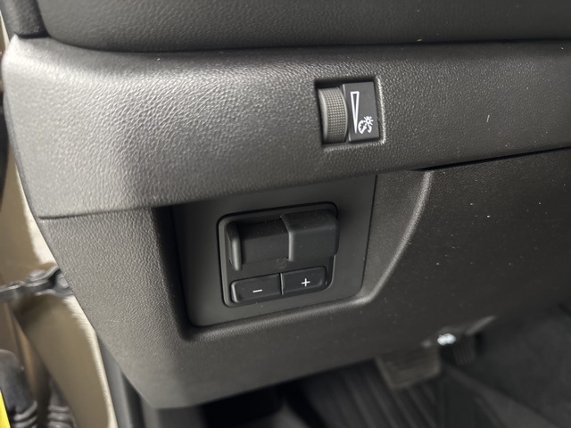 used 2024 Chevrolet Colorado car, priced at $35,226
