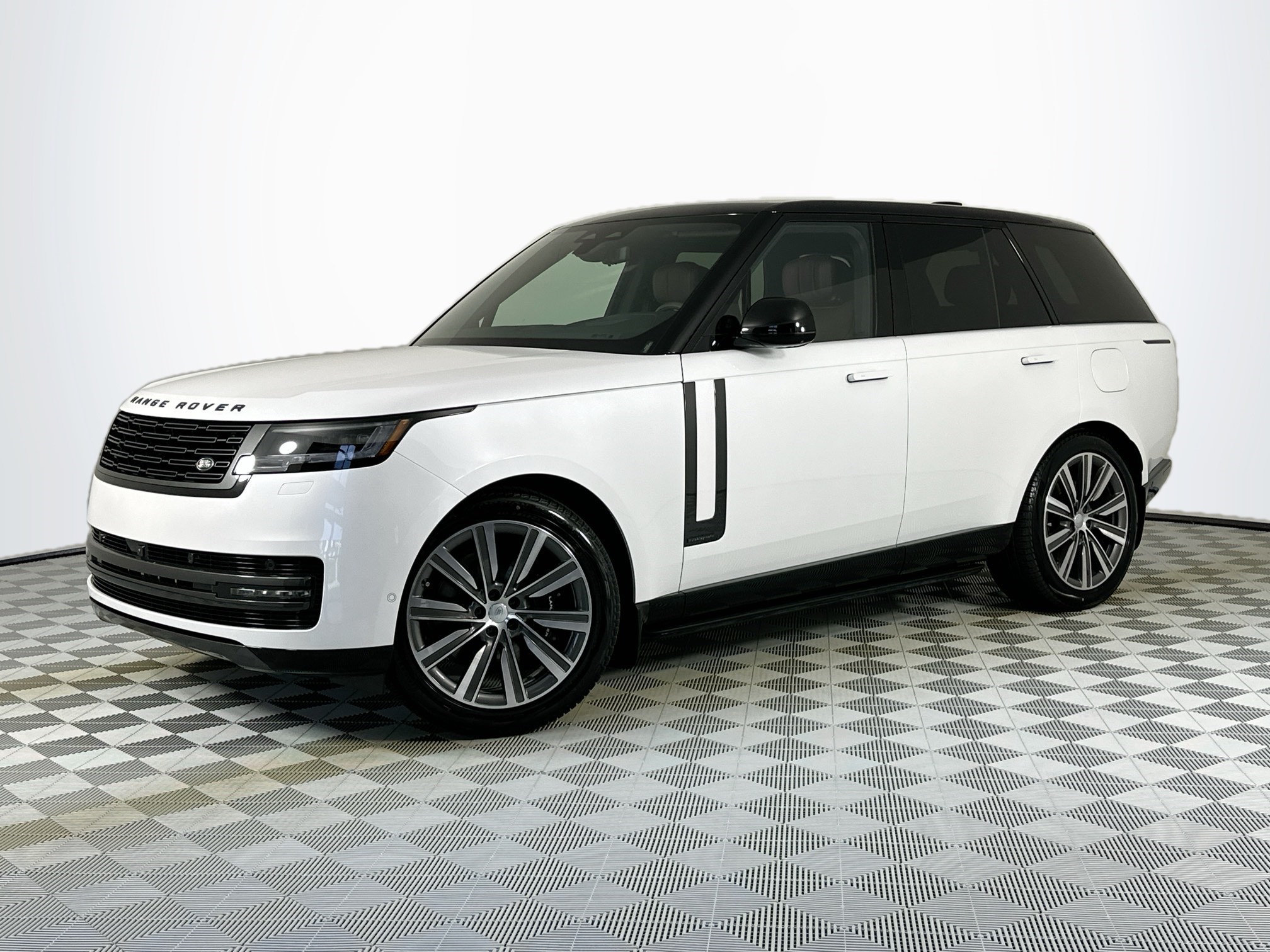 new 2025 Land Rover Range Rover Plug-In Hybrid car, priced at $166,755