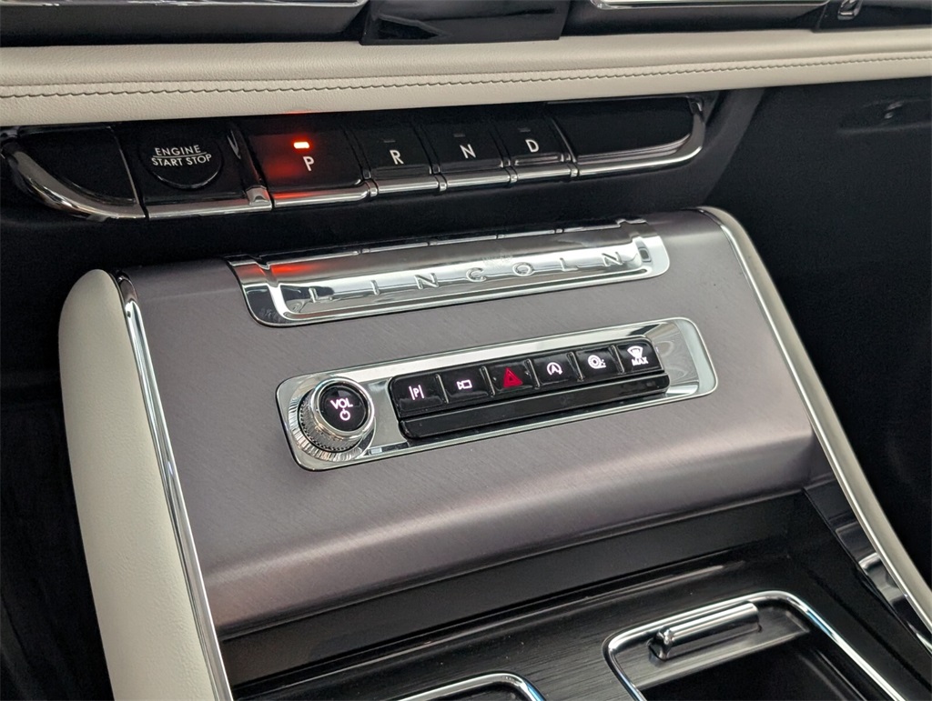 new 2025 Lincoln Aviator car, priced at $62,630