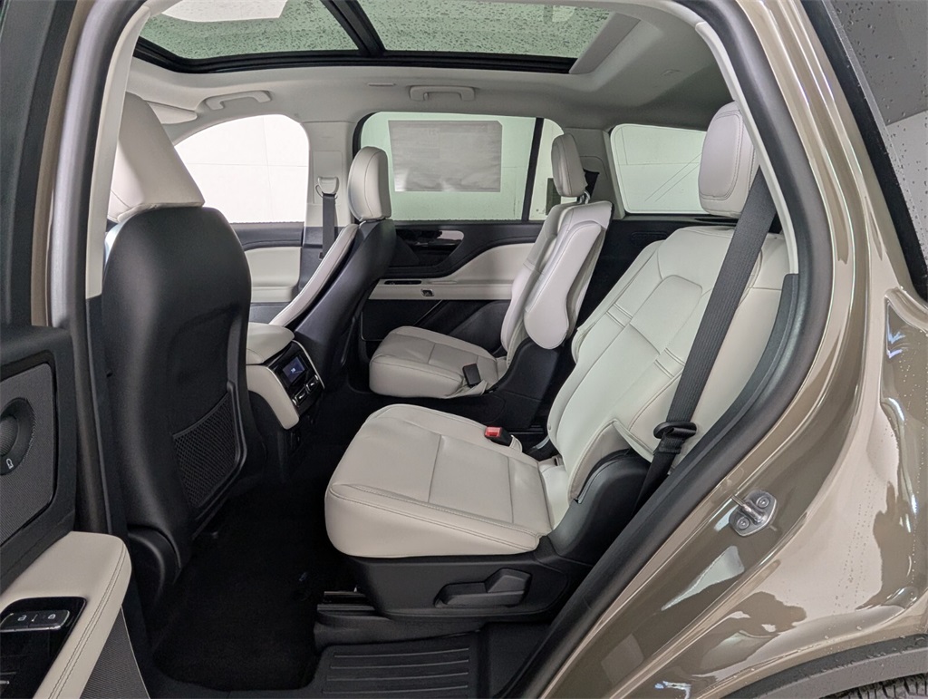 new 2025 Lincoln Aviator car, priced at $62,630