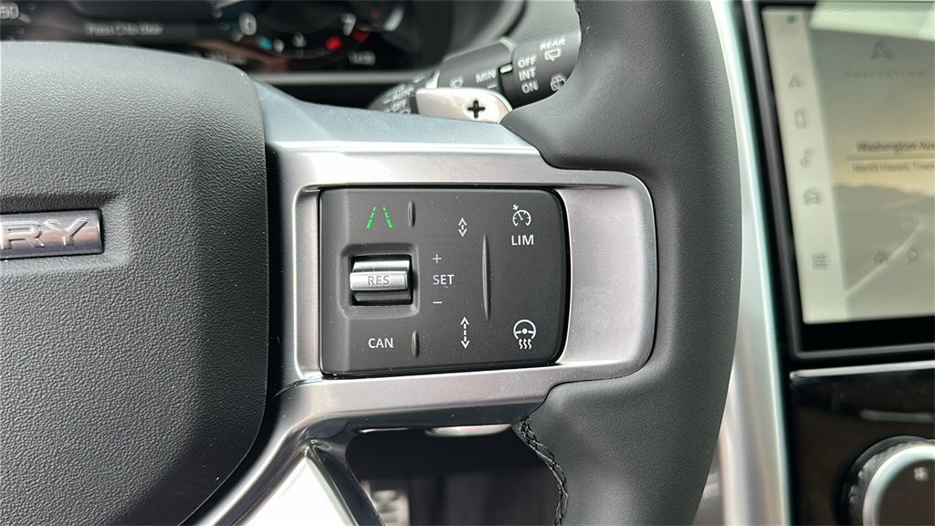 new 2025 Land Rover Discovery car, priced at $82,013