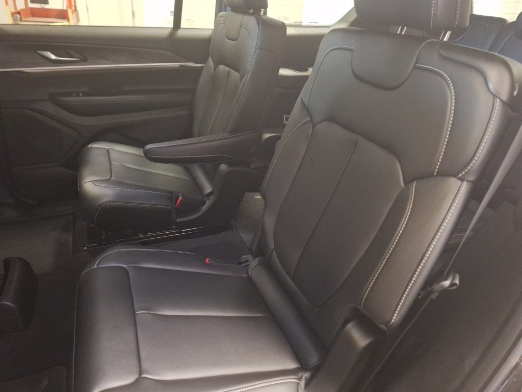 new 2025 Jeep Grand Cherokee L car, priced at $49,499