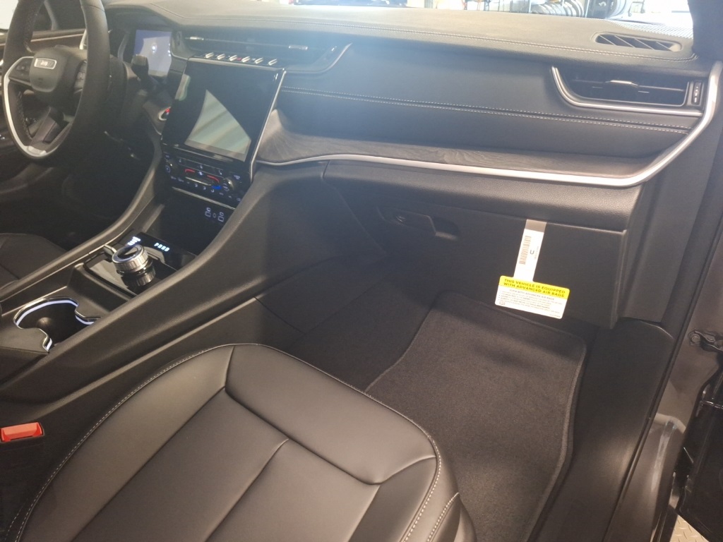 new 2025 Jeep Grand Cherokee L car, priced at $49,499