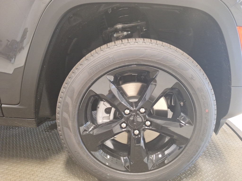 new 2025 Jeep Grand Cherokee L car, priced at $49,499