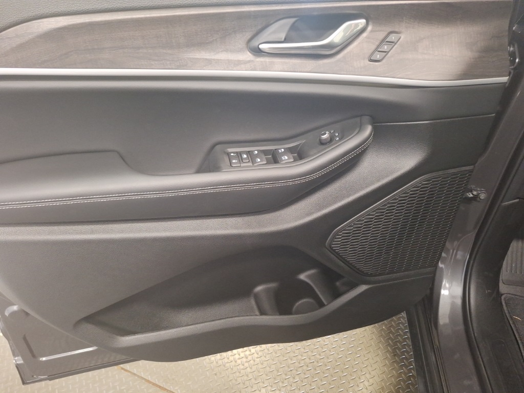 new 2025 Jeep Grand Cherokee L car, priced at $49,499