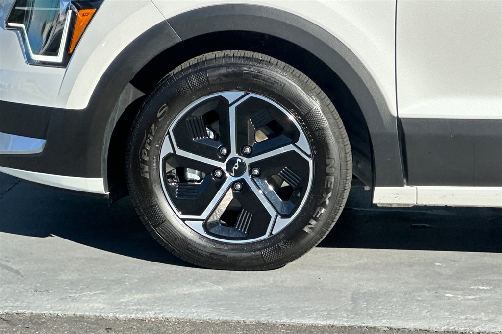 used 2025 Kia Niro car, priced at $26,977