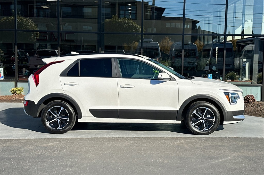 used 2025 Kia Niro car, priced at $26,977