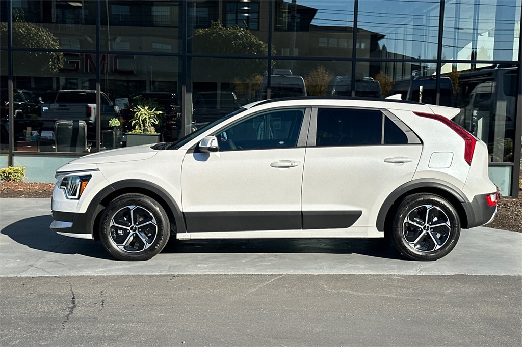 used 2025 Kia Niro car, priced at $26,977