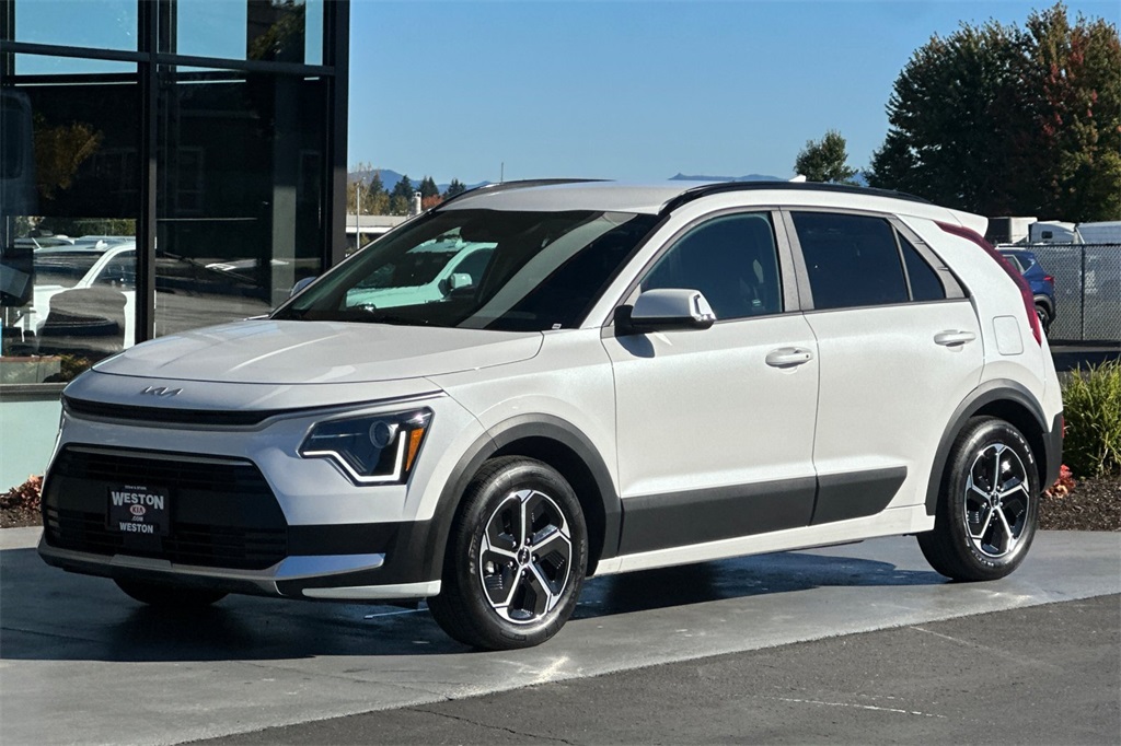 used 2025 Kia Niro car, priced at $26,977