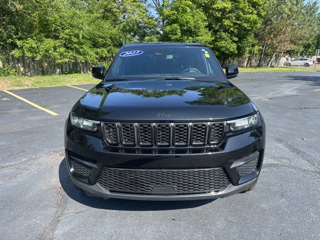 used 2023 Jeep Grand Cherokee car, priced at $28,000