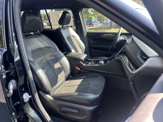 used 2023 Jeep Grand Cherokee car, priced at $28,000
