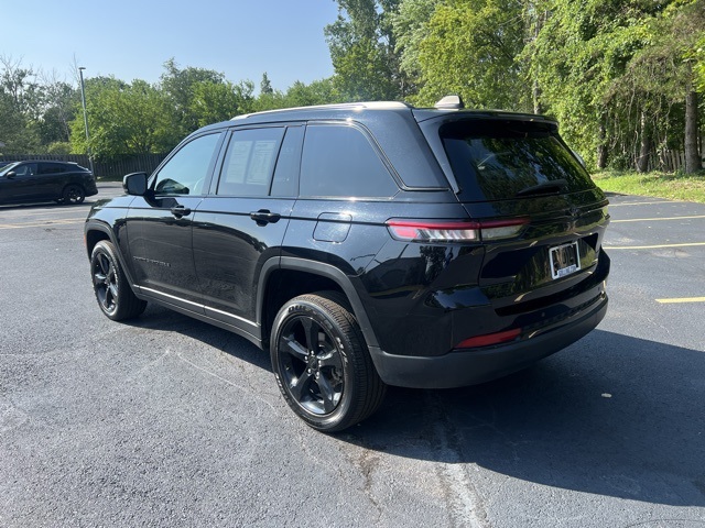 used 2023 Jeep Grand Cherokee car, priced at $28,000