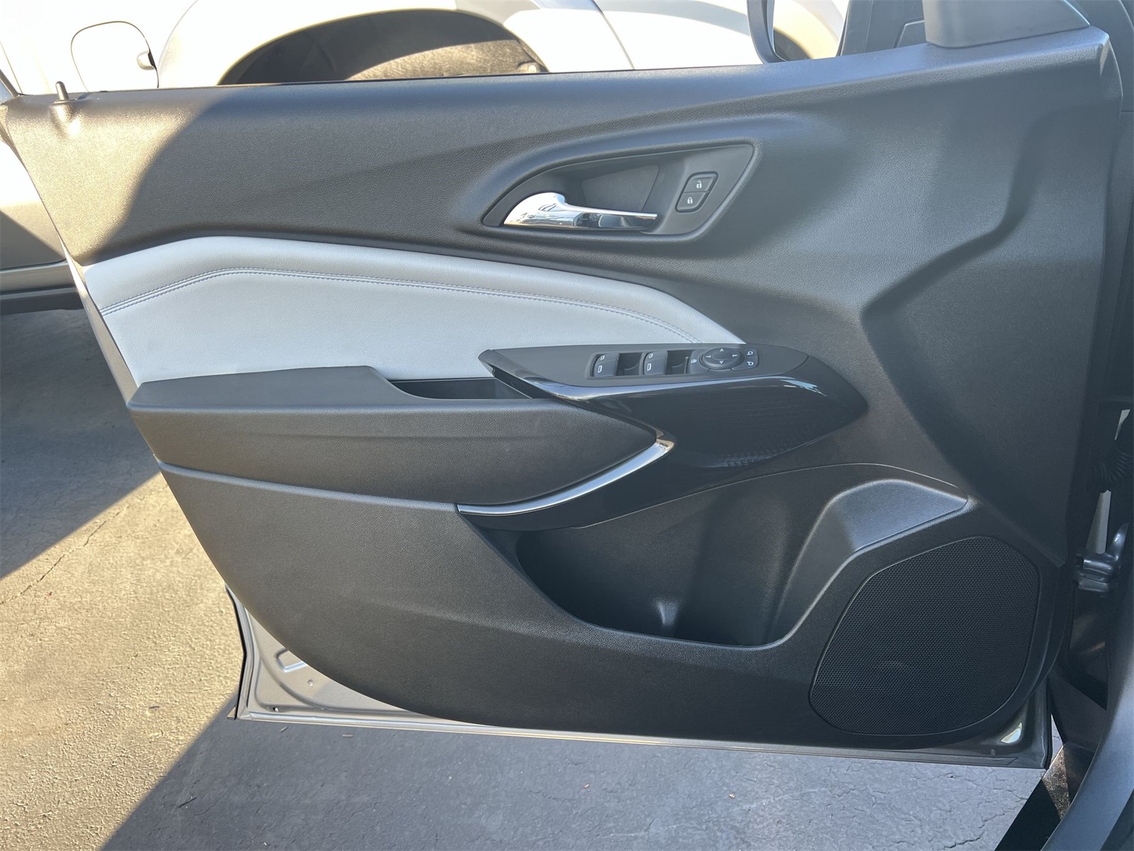 used 2025 Chevrolet Trax car, priced at $22,991