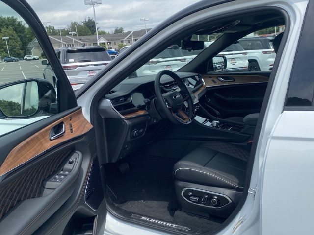 new 2025 Jeep Grand Cherokee L car, priced at $64,553