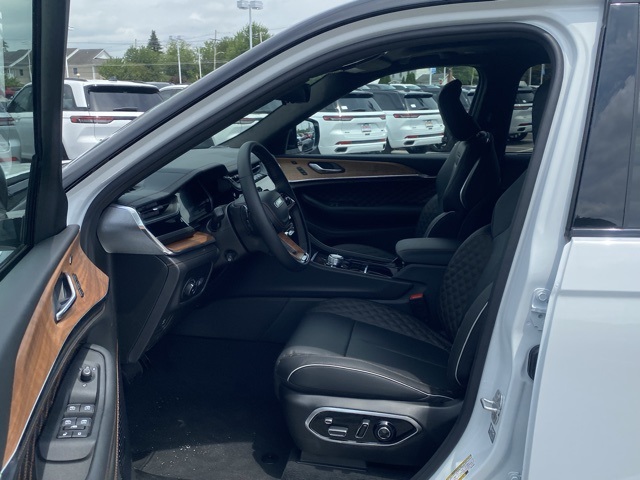 new 2025 Jeep Grand Cherokee L car, priced at $64,553