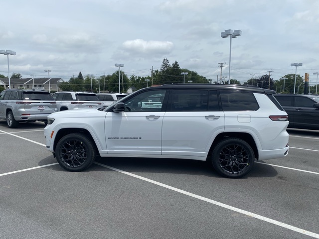 new 2025 Jeep Grand Cherokee L car, priced at $64,553
